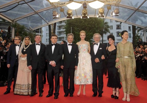 Vidya Balan wearing a sari for the photo call of the jury members. From left, Christoph Waltz, Daniel Auteuil, Nicole Kidman, president Steven Spielberg, and Ang Lee. Source: Indian Express