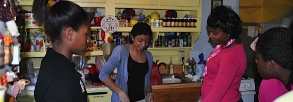 Sheena Pradhan cooking
